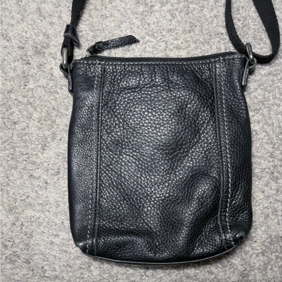 The Sak Black Leather Crossbody Bag – Minimalist Everyday - Picture 3 of 11